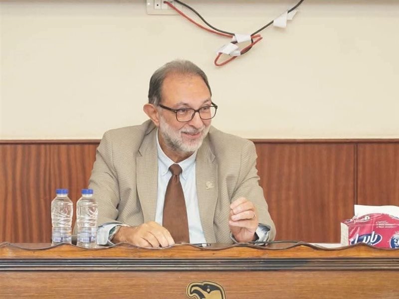 الدكتور طارق الهوبي،
