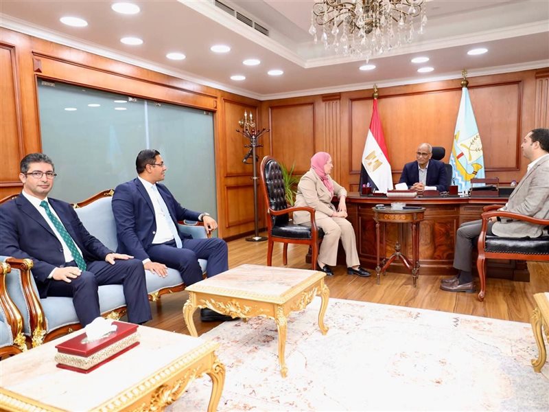 المهندس إبراهيم مكي، محافظ كفرالشيخ، مع وفد البنك الزراعي 