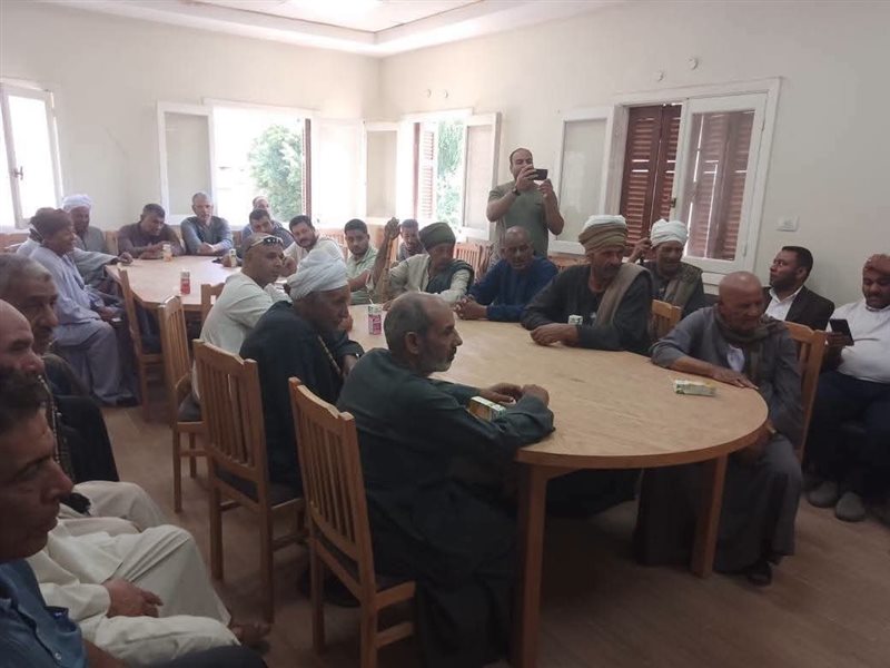 خلال  ندوة إرشادية حول زراعة محصول قصب السكر بالشتلات بسوهاج