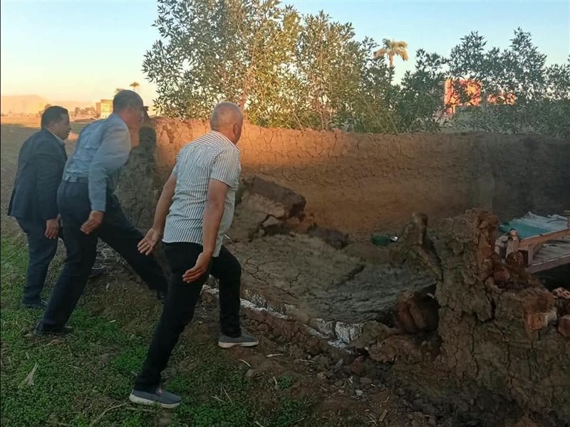 إزالة فورية لأحد التعديات على الأراضي الزراعية بسوهاج 